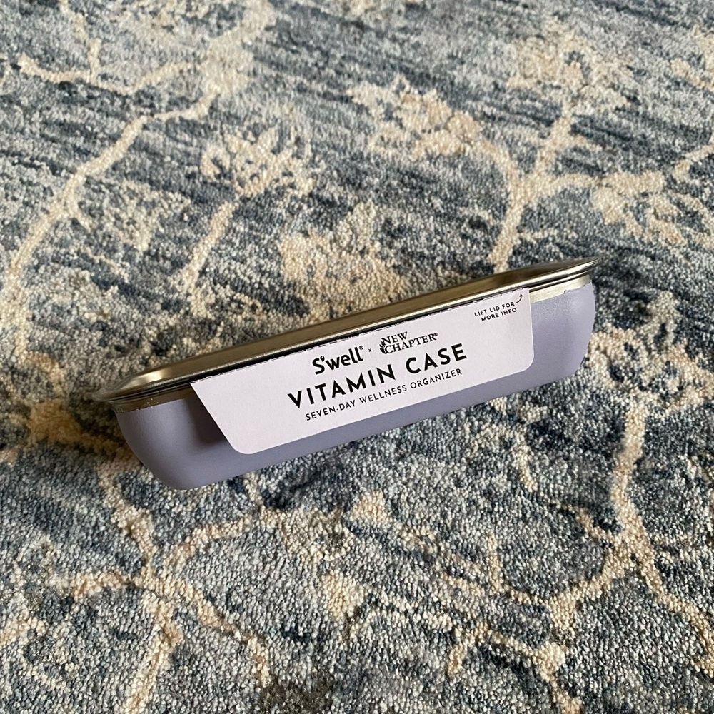 Swell x New Chapter | Vitamin Case